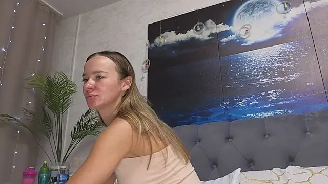 Snapshot of Strip-Lady chatting on July 24, 2026, 2:57 pm Strip-Lady online show from July 24, 2026, 2:57 pm