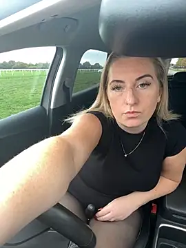 Snapshot of Rebeccaxxx chatting on November 5, 2025, 2:09 pm Rebeccaxxx online show from November 5, 2025, 2:09 pm