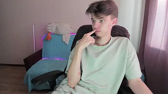 Liam sexy1 online show from September 24, 2025, 1:50 pm