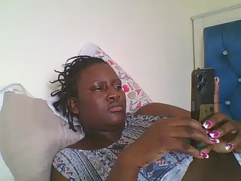 Snapshot of Heavy_ass chatting on November 8, 2025, 1:03 pm Heavy ass online show from November 8, 2025, 1:03 pm