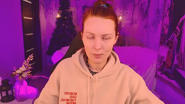 Snapshot of VandaRossi chatting on December 15, 2025, 9:26 am VandaRossi online show from December 15, 2025, 9:26 am