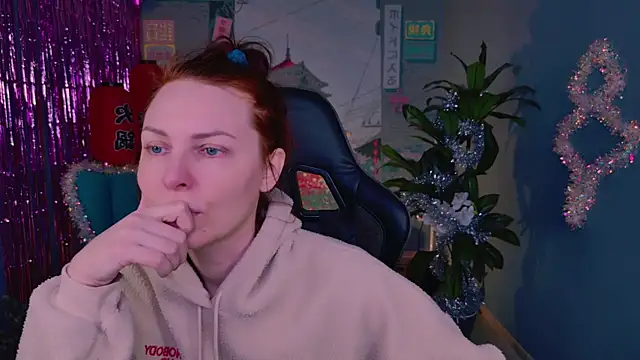 Snapshot of VandaRossi chatting on December 14, 2025, 9:37 am VandaRossi online show from December 14, 2025, 9:37 am