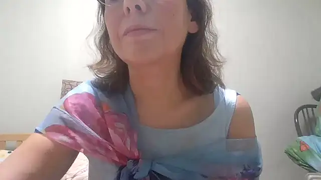 HollyJewel online show from November 3, 2025, 6:11 pm