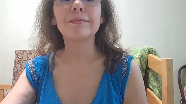 Snapshot of HollyJewel chatting on June 26, 2026, 4:13 pm HollyJewel online show from June 26, 2026, 4:13 pm