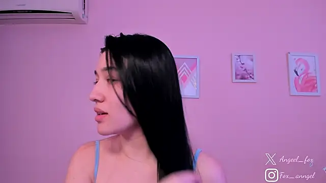Snapshot of angeel_fox chatting on May 9, 2026, 1:53 am angeel fox online show from May 9, 2026, 1:53 am