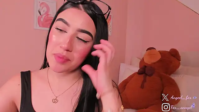 angeel fox online show from November 28, 2025, 5:18 am