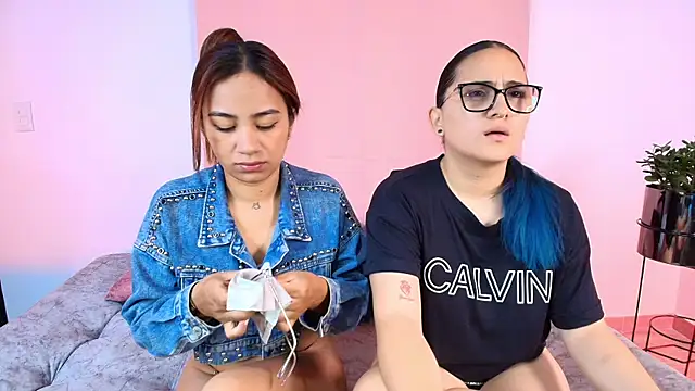 Snapshot of Jules_n_Gia chatting on October 29, 2025, 10:25 am Jules n Gia online show from October 29, 2025, 10:25 am