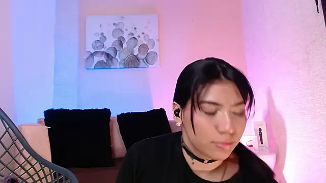 AshleyJones03 online show from December 3, 2024, 1:47 am