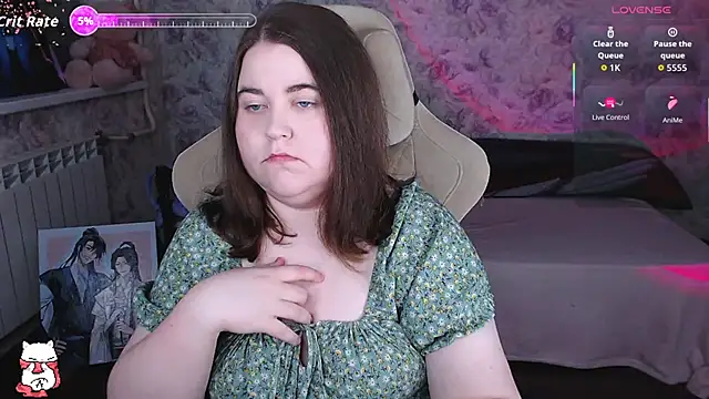 Snapshot of Estelle_Hicks chatting on June 6, 2026, 6:46 pm Estelle Hicks online show from June 6, 2026, 6:46 pm