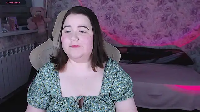 Estelle Hicks online show from March 20, 2026, 6:42 pm