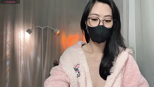 Snapshot of _minji_bae chatting on January 11, 2026, 6:04 pm minji bae online show from January 11, 2026, 6:04 pm