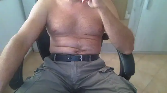 Snapshot of cocco1980xxxx chatting on August 5, 2026, 7:13 am cocco1980xxxx online show from August 5, 2026, 7:13 am