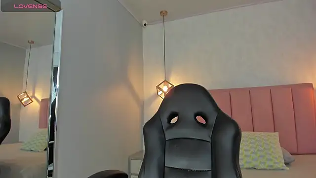 SUNNYCYRUS online show from March 24, 2026, 1:00 pm