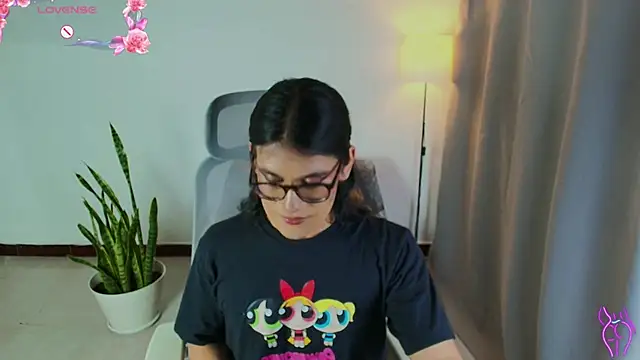 Snapshot of vitta_alfayed chatting on November 13, 2025, 12:47 am vitta alfayed online show from November 13, 2025, 12:47 am