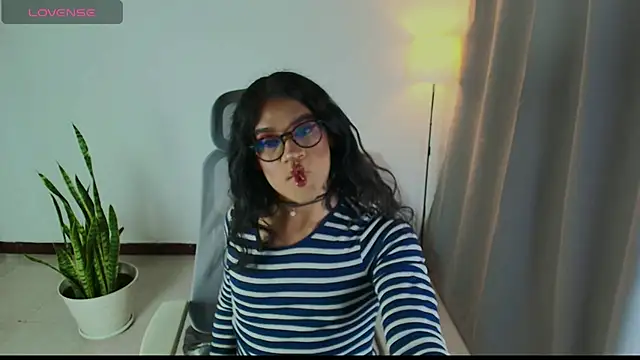 Snapshot of vitta_alfayed chatting on December 3, 2025, 11:14 pm vitta alfayed online show from December 3, 2025, 11:14 pm