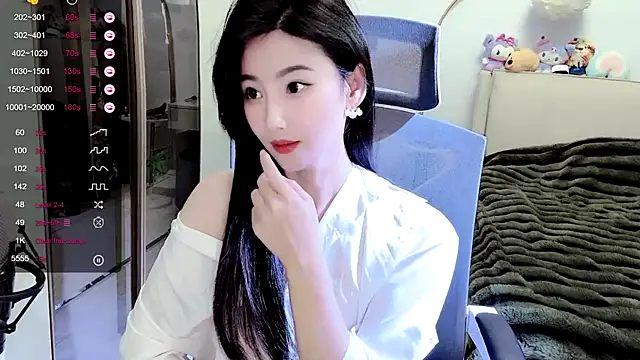 FeiFei-babe online show from March 4, 2025, 5:56 pm