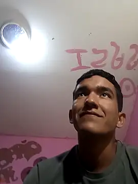 Snapshot of Sweetiefoxxx chatting on March 10, 2025, 8:01 pm Sweetiefoxxx online show from March 10, 2025, 8:01 pm