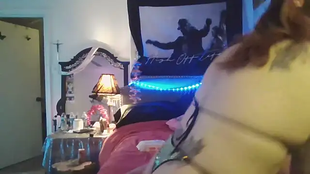 nikkiigees713 online show from January 9, 2025, 3:04 am