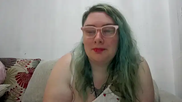 Bustycurves online show from April 19, 2026, 12:00 am