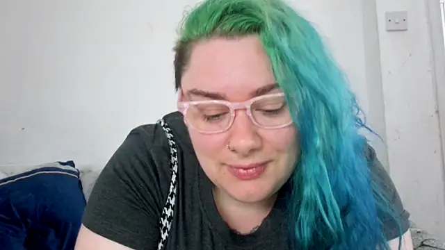 Snapshot of Bustycurves chatting on May 15, 2026, 10:02 am Bustycurves online show from May 15, 2026, 10:02 am
