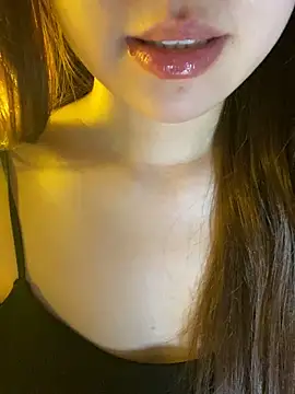 minmin2kk5 online show from May 16, 2026, 4:39 pm