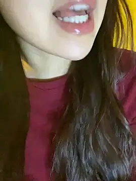 minmin2kk5 online show from February 14, 2026, 5:02 pm