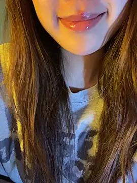 minmin2kk5 online show from April 16, 2026, 4:52 pm