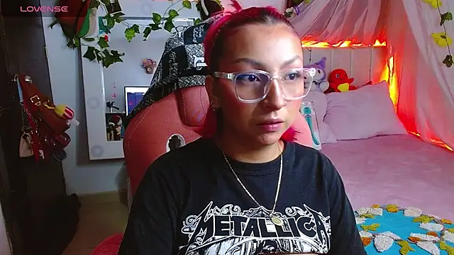 Littlerouse  online show from January 14, 2026, 7:56 am