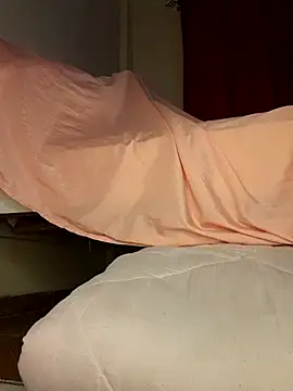 Snapshot of Freya_004 chatting on November 7, 2025, 7:40 pm Freya 004 online show from November 7, 2025, 7:40 pm