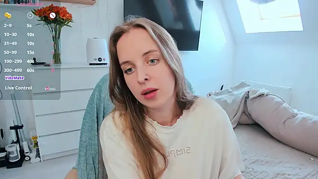 violet blue eyes online show from April 8, 2026, 1:34 pm