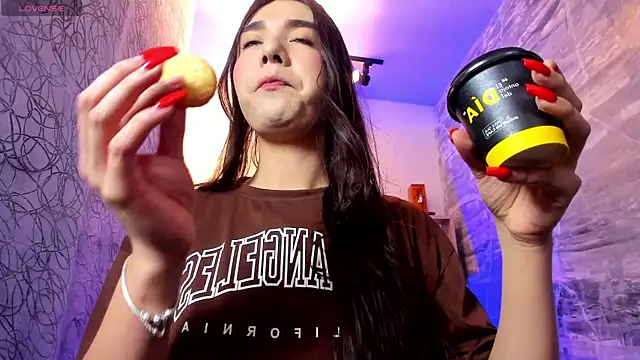 saracaball  online show from February 18, 2026, 5:05 am