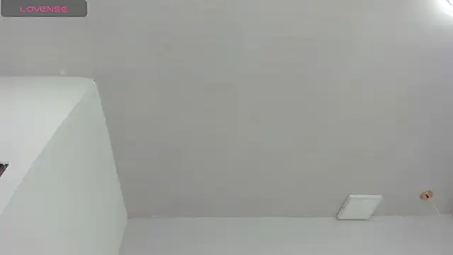 Cherllynn online show from November 8, 2025, 4:32 pm