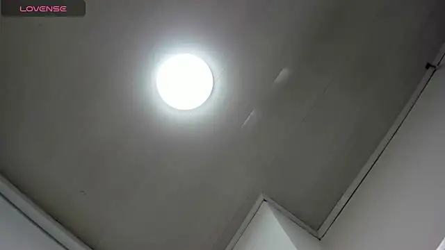 Cherllynn online show from November 25, 2025, 2:06 pm