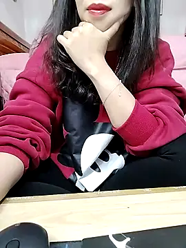 Snapshot of cream1299 chatting on November 19, 2025, 1:55 pm cream1299 online show from November 19, 2025, 1:55 pm