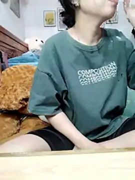 Snapshot of cream1299 chatting on February 24, 2026, 12:44 am cream1299 online show from February 24, 2026, 12:44 am