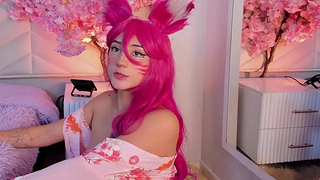 Snapshot of miia__baker chatting on October 3, 2025, 12:17 pm miia baker online show from October 3, 2025, 12:17 pm