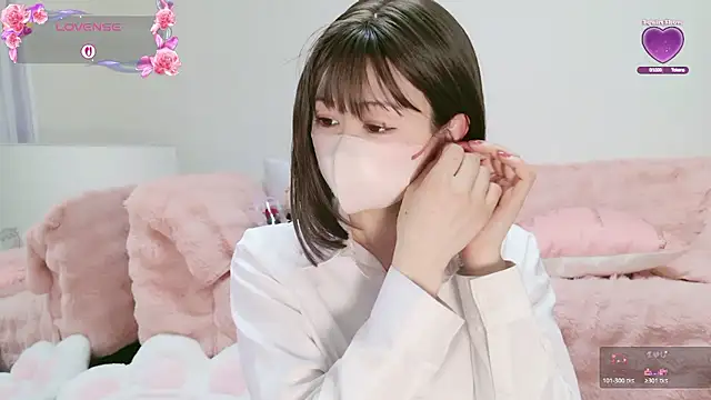 aaanyan online show from April 13, 2026, 10:47 pm