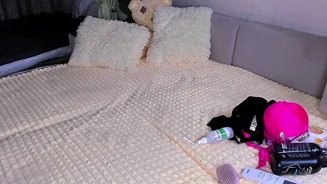 Snapshot of Sweeet_Barbie chatting on November 12, 2025, 5:06 pm Sweeet Barbie online show from November 12, 2025, 5:06 pm