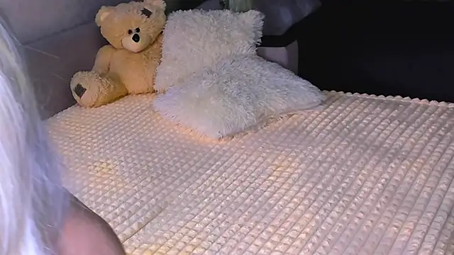 Snapshot of Sweeet_Barbie chatting on November 6, 2025, 4:00 pm Sweeet Barbie online show from November 6, 2025, 4:00 pm