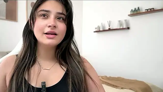 demieliss online show from April 25, 2026, 7:55 am