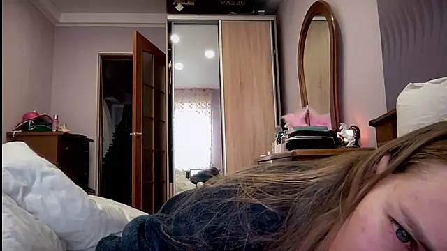 Snapshot of Viola_sweet chatting on November 17, 2025, 10:41 am Viola sweet online show from November 17, 2025, 10:41 am