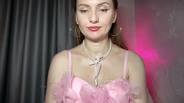 Snapshot of Viola_sweet chatting on November 26, 2025, 7:47 pm Viola sweet online show from November 26, 2025, 7:47 pm