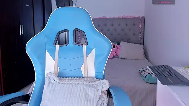 Snapshot of Violet_Rost chatting on November 5, 2025, 2:09 pm Violet Rost online show from November 5, 2025, 2:09 pm