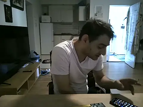 Snapshot of mihaimichael chatting on August 8, 2026, 10:44 am mihaimichael online show from August 8, 2026, 10:44 am