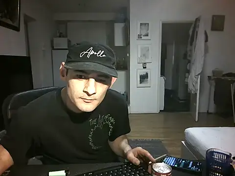 Snapshot of mihaimichael chatting on May 30, 2026, 9:31 pm mihaimichael online show from May 30, 2026, 9:31 pm