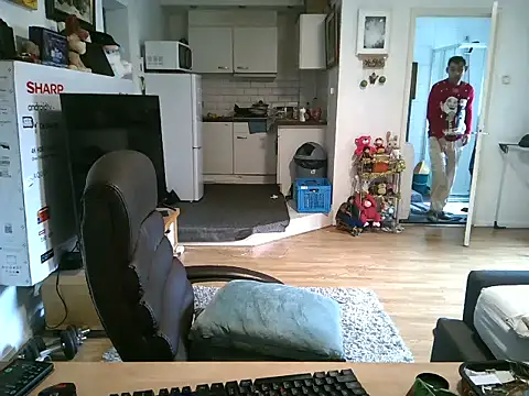 Snapshot of mihaimichael chatting on November 24, 2025, 12:16 pm mihaimichael online show from November 24, 2025, 12:16 pm