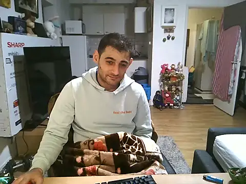 Snapshot of mihaimichael chatting on November 21, 2025, 12:09 am mihaimichael online show from November 21, 2025, 12:09 am