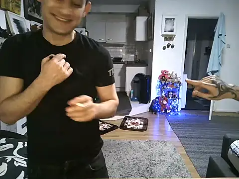 Snapshot of mihaimichael chatting on October 23, 2025, 12:31 am mihaimichael online show from October 23, 2025, 12:31 am