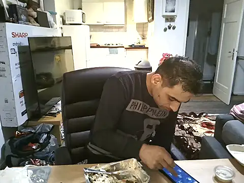 Snapshot of mihaimichael chatting on November 5, 2025, 12:36 am mihaimichael online show from November 5, 2025, 12:36 am