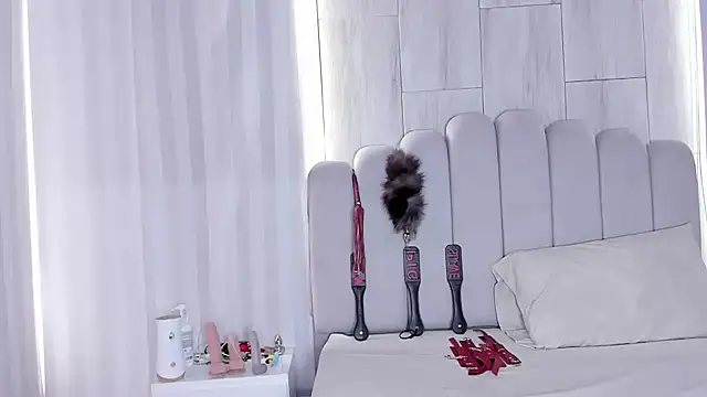 Snapshot of mileyerikson chatting on October 25, 2025, 2:07 pm mileyerikson online show from October 25, 2025, 2:07 pm